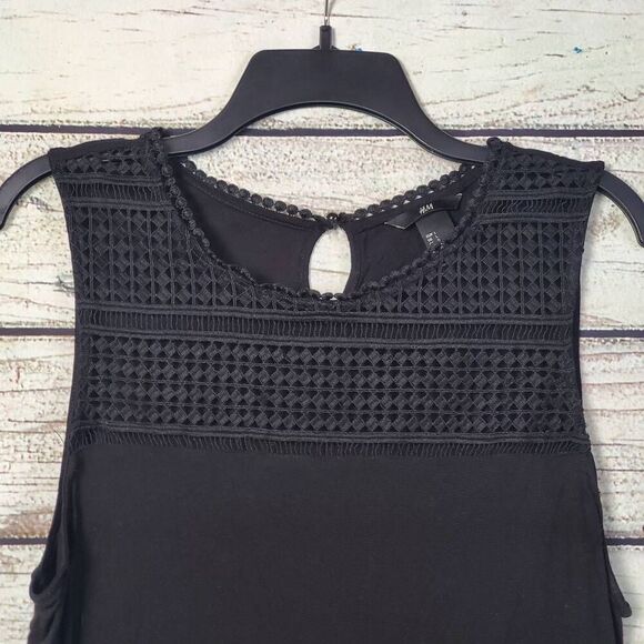 H&M Black Sleeveless Blouse Top Women's Size L Lace Crochet Yoke Keyhole Back Bo - Picture 2 of 6